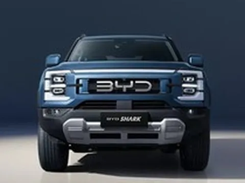 Chủ tịch Ford nói một câu khiến người Mỹ tái mặt: 'Chúng ta không thể mãi cấm xe Trung Quốc'