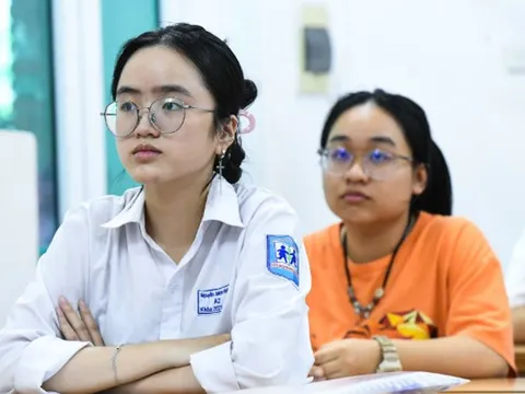 Hơn 130 hồ sơ thí sinh có IELTS bị loại vì không có điểm Ngoại ngữ, Đại học Hà Nội nói gì?