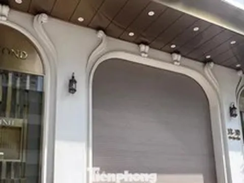 Ồ ạt đóng cửa hàng kim cương, điều gì đang xảy ra?