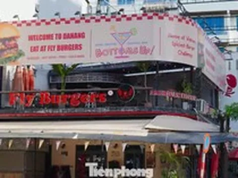Bảng hiệu 'trắng' tiếng Việt, khách nội vừa xem vừa đoán... bên trong bán gì?