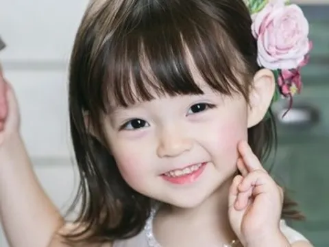 Ông nội định đặt tên cho cháu gái là Mỹ Nhân, nhân viên sửa thành cái tên khác khiến đứa trẻ thấy ngại