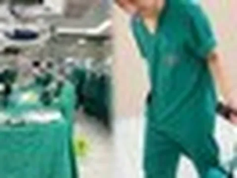 "Bố sẽ không rời đi..." - Quyết định trong nước mắt giúp ba người có cơ hội sống tiếp