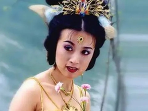 Nữ diễn viên Tây Du Ký ai cũng quen mắt khóc thét khi bố trúng bẫy "hợp đồng kỳ nghỉ"