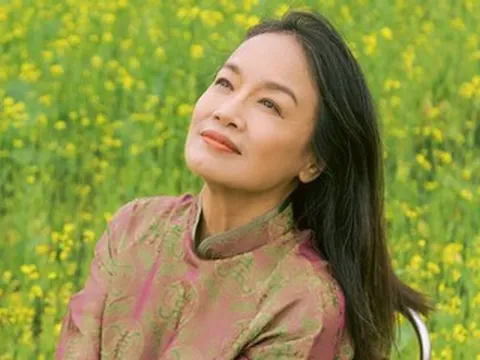 Diễn viên Tú Oanh U60 xin nghỉ hưu sớm, làm nông dân ở mảnh vườn 3.000m2