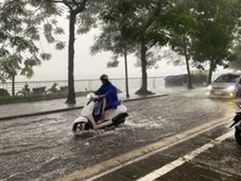 Hà Nội mưa to, chiều tối nay miền Bắc mưa lớn