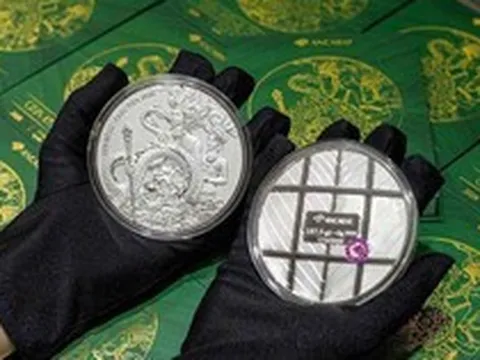 Lo ngại FED tăng lãi suất, giá bạc giảm mạnh hơn 2 triệu đồng/thỏi