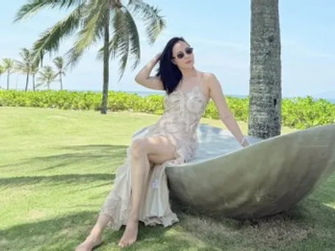 Vợ diễn viên Huỳnh Anh gọi điện thoại cho chồng lúc 2h sáng, Hồng Diễm gợi cảm