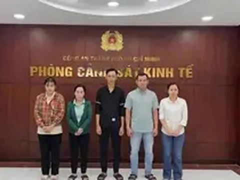 ‘Lò’ kem trộn biến mỹ phẩm giả thành hàng hiệu, bán rầm rộ trên Facebook, TikTok