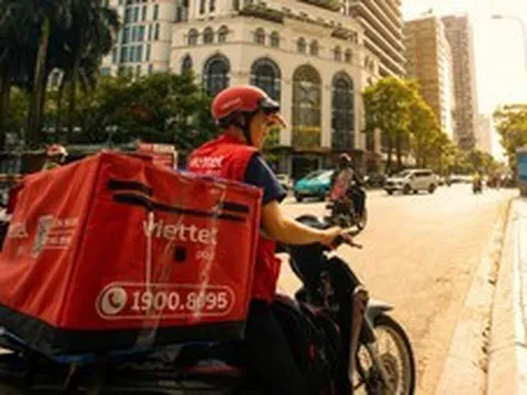 Đã thu thêm phụ phí xăng dầu 15%, vì sao lợi nhuận Viettel Post vẫn đi lùi?