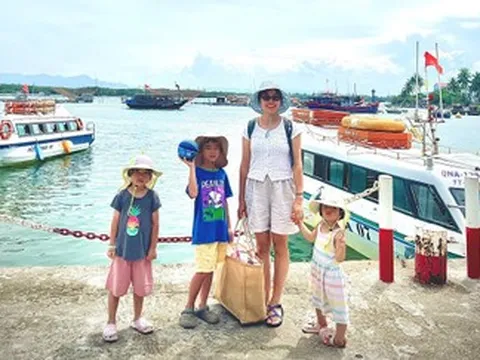 Mẹ Hà Nội đưa 3 con ra hòn đảo miền Trung xinh đẹp, 'sống 10 ngày hè đáng giá'