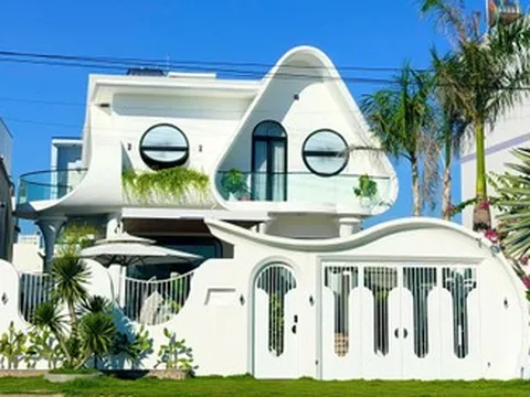 Vợ chồng trẻ rời TPHCM về Đắk Lắk, xây nhà uốn lượn cách điệu 'không giống ai'