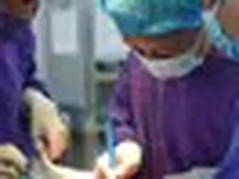 Cuộc chạy đua khẩn cấp cứu bệnh nhân ho ra hơn 2 lít máu trong ít phút