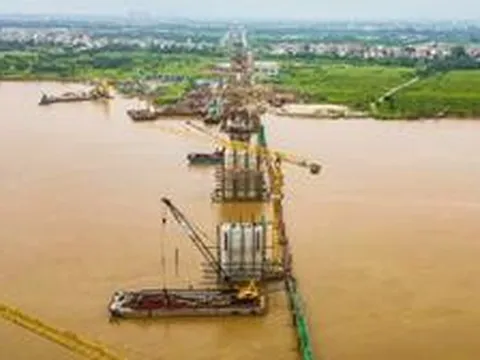 Cầu Hồng Hà dần thành hình sau 8 tháng, 34 mũi thi công chạy đua tiến độ