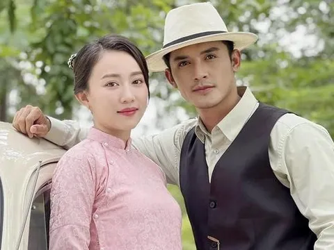 Cặp đôi Vbiz bất ngờ lộ khoảnh khắc tình tứ, dân tình "đứng ngồi không yên"
