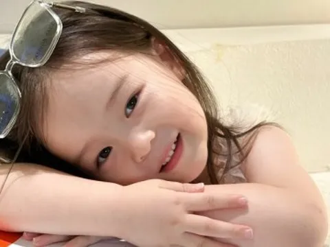 Ông nội định đặt tên cho cháu gái là Thị Xinh, bố mẹ sửa thành tên khác vừa hay vừa ý nghĩa