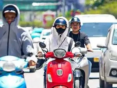 Miền Bắc, miền Trung nắng nóng như đổ lửa