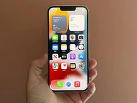Điện thoại đang tăng giá sốc, giờ mua chiếc iPhone ra mắt 5 năm trước này lại quá hợp lý