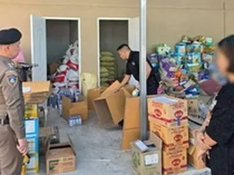 Đột kích hai căn nhà, công an phát hiện đường dây sản xuất sữa hết hạn và bột ngọt, cà phê giả, tịch thu hơn 13.000 sản phẩm tại Thái Lan