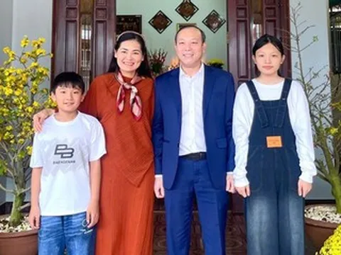Hôn nhân 17 năm ngọt ngào và đầy thử thách của vợ chồng trung tá, thượng tá