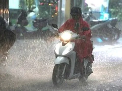 Thời tiết hôm nay 11-8: Miền Bắc nắng gắt, miền Nam mưa to