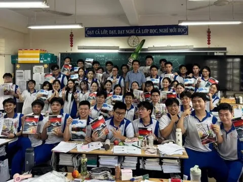 Một lớp có 46/47 học sinh trúng tuyển trường y, 2 em đạt 30 điểm