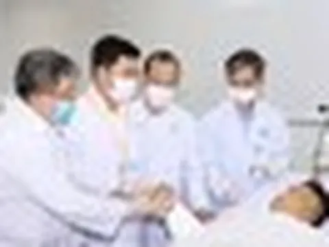 Nối thành công cánh tay đứt lìa cho nạn nhân bị tai nạn lao động