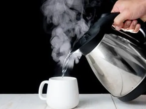2 thói quen đun nước tưởng vô hại, số 1 "nguy hiểm" hơn bạn nghĩ, nhiều nhà vẫn mắc mà không hay
