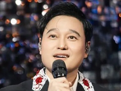 Ca sĩ Việt được cả nước gọi “hoàng tử” 20 năm: Bán album trăm nghìn bản, nay làm YouTuber tận hưởng cuộc sống