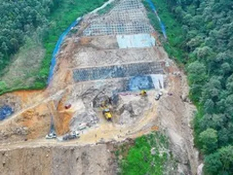 Huy động 128 người, 52 máy móc thi công hầm xuyên núi tại dự án 3.300 tỷ qua đèo cao nhất Việt Nam