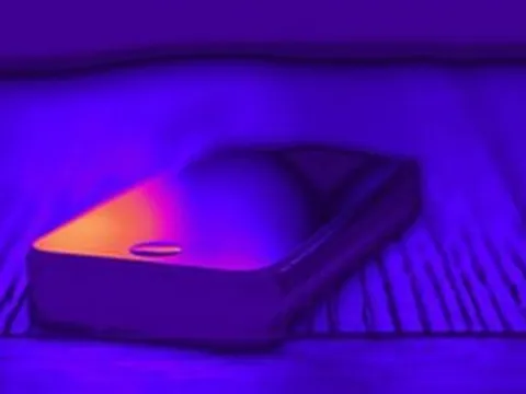 Đang nằm im trong két, hàng loạt iPhone tự khởi động lại khiến cảnh sát Mỹ hoảng loạn: Đó là cách Apple bảo vệ người dùng