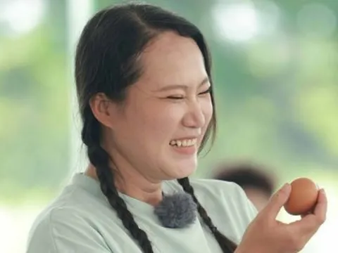 Kim Dung: 'Tôi từng bán giày dép, bánh giò để nuôi con'