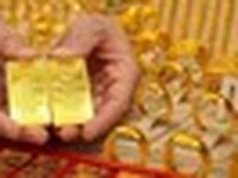 Người mua vàng đầu năm, vía Thần tài,.... hiện tại lỗ đến mức nào?