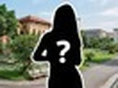 Ngọc nữ showbiz bị buộc thôi học ở trường đại học danh tiếng