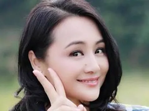Cuộc sống ở tuổi 52 gây bất ngờ của nữ diễn viên từng phải cắt dạ dày vì ung thư