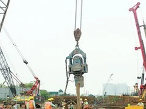 Cầu Trần Hưng Đạo: Tìm phương án tổ chức thi công linh hoạt trong mùa mưa lũ