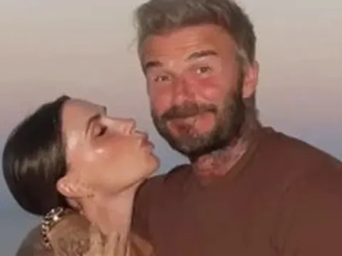 Vợ chồng Beckham lại gây sốt