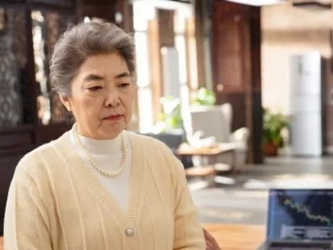 Nghỉ hưu tới sống cùng con gái tôi thấm thía: 4 thứ nên giữ lại cho mình tuyệt đối không được cho con rể
