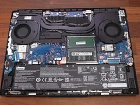Mua laptop gaming 64 GB RAM, bảo hành xong máy chỉ còn 32 GB
