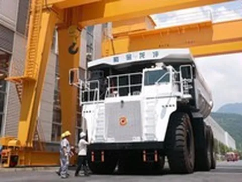 Phát hiện Trung Quốc âm thầm đưa ‘gã khổng lồ’ 350 tấn vào hoạt động: Khối pin lớn gấp 15 lần ô tô điện, sạc 90% trong 25 phút, vận chuyển hàng nghìn tấn đất đá mỗi ngày
