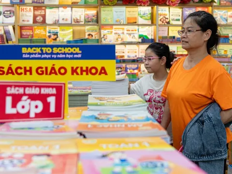 Nhà xuất bản lý giải hiện tượng thiếu sách giáo khoa cục bộ