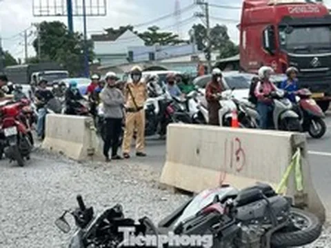 Xe tải cẩu tông nhiều xe máy ở TPHCM, 3 người thương vong