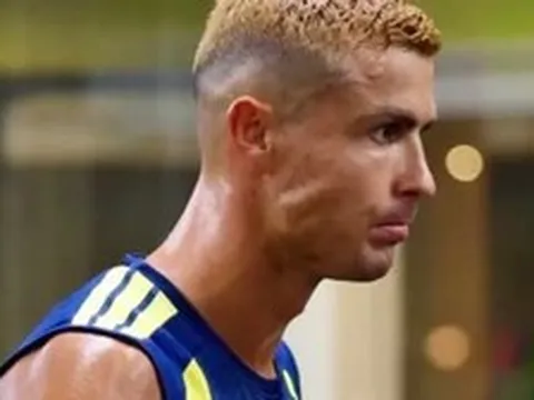 Ronaldo và Georgina nói không với tuần trăng mật