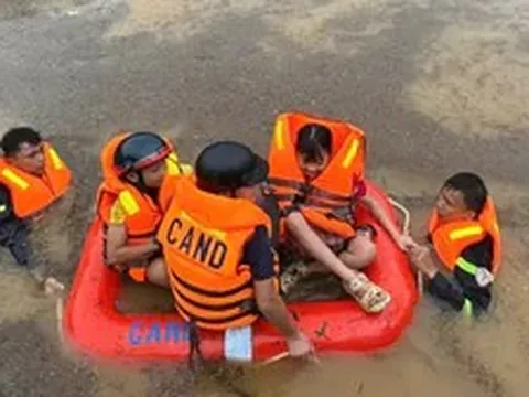 Thủ tướng yêu cầu sơ tán dân khỏi vùng nguy cơ lũ quét, sạt lở, ngập sâu