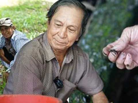 Người đàn ông có biệt danh lạ ở TP.HCM: Hễ thấy đất xốp là biết “mỏ vàng” ở đâu