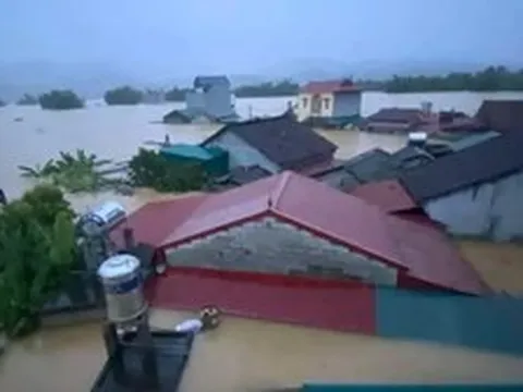 Lạng Sơn: Nước sông Kỳ Cùng dâng cao, khu dân cư ở Thất Khê ngập tận mái nhà