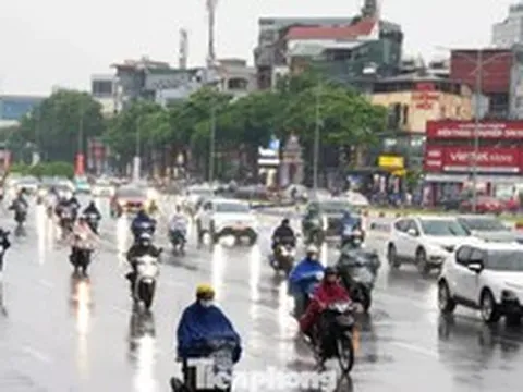 Nhiều 'rốn ngập' ở Hà Nội thoát cảnh ngập sâu sau mưa lớn dồn dập