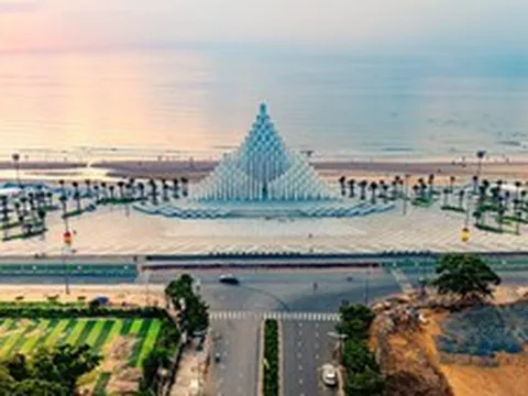 Việt Nam có tòa tháp 143 trụ bê tông, trị giá 155 tỷ đồng, được Sun Group thi công thần tốc chỉ trong 75 ngày