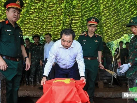 Bí thư Hà Nội thăm, động viên lực lượng tìm kiếm hài cốt liệt sĩ tại Nghĩa trang Mai Dịch
