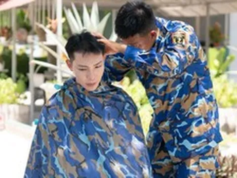 Erik: "Thói quen trễ giờ của tôi đã tồn tại 20 năm nay, nên chắc chắn không thể nào thay đổi trong ngày 1 ngày 2"