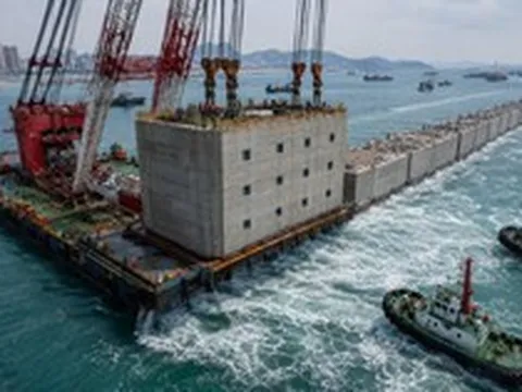 Phát hiện Trung Quốc đánh chìm 34 'tòa nhà 5 tầng' nặng 3.500 tấn xuống biển: Bức tường ngầm dài gần 700m đang dần lộ diện